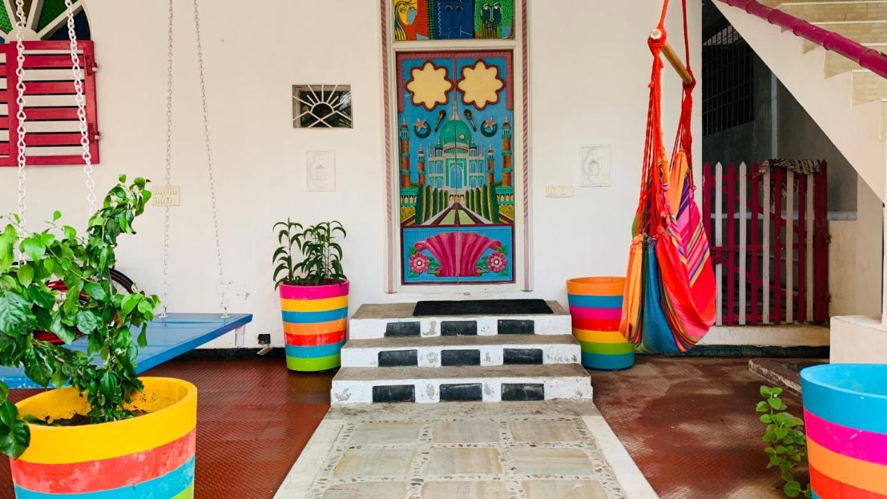 Holi-Wood Guesthouse Puducherry Exterior foto