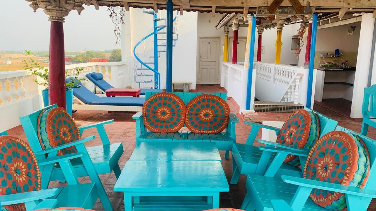 Holi-Wood Guesthouse Puducherry Exterior foto