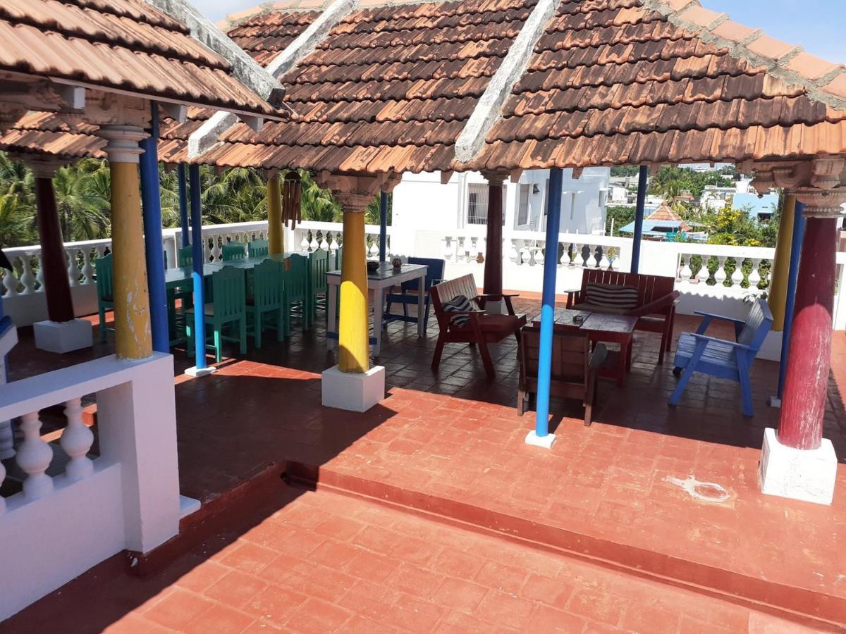 Holi-Wood Guesthouse Puducherry Exterior foto