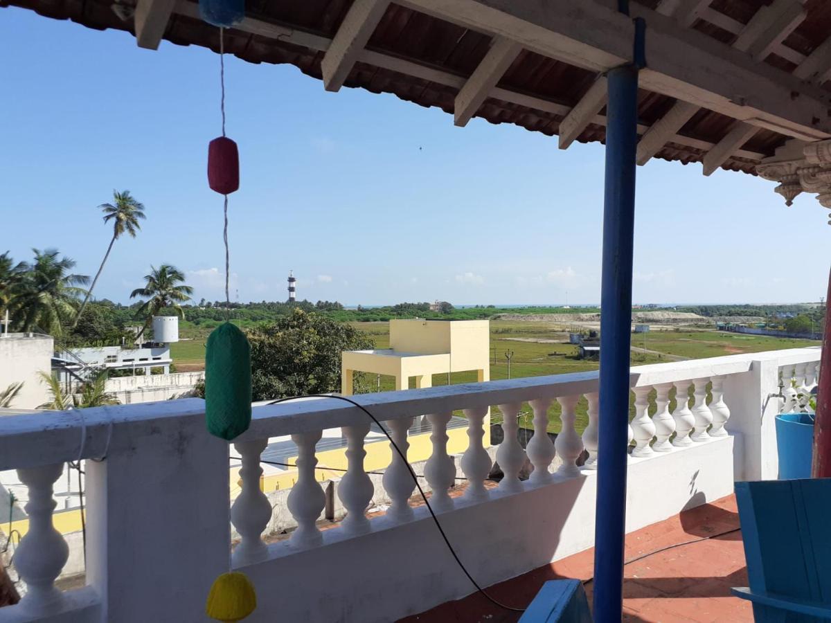 Holi-Wood Guesthouse Puducherry Exterior foto