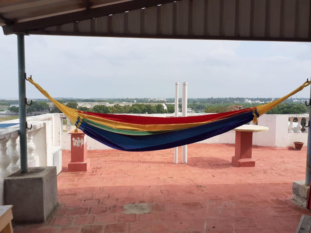 Holi-Wood Guesthouse Puducherry Exterior foto