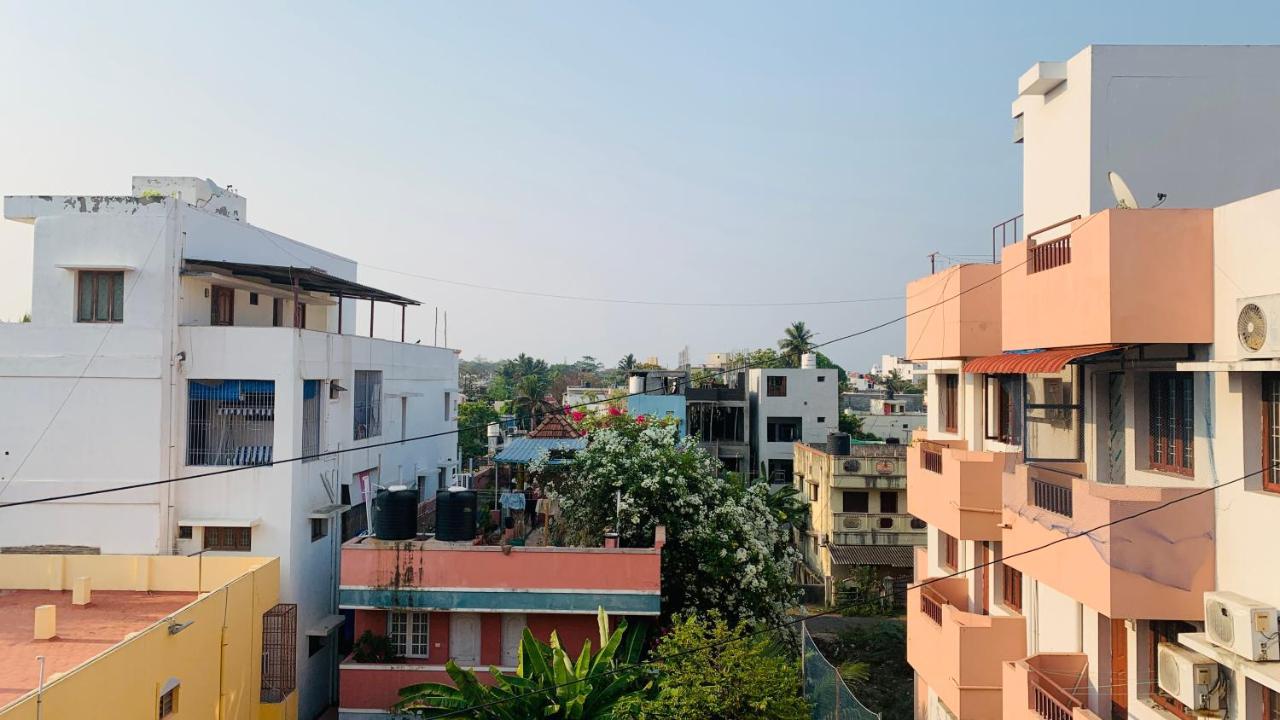 Holi-Wood Guesthouse Puducherry Exterior foto