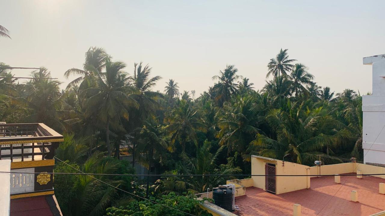 Holi-Wood Guesthouse Puducherry Exterior foto