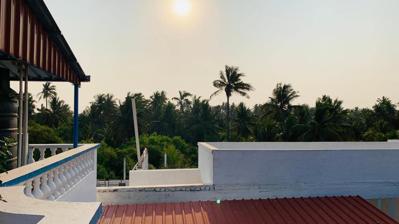 Holi-Wood Guesthouse Puducherry Exterior foto