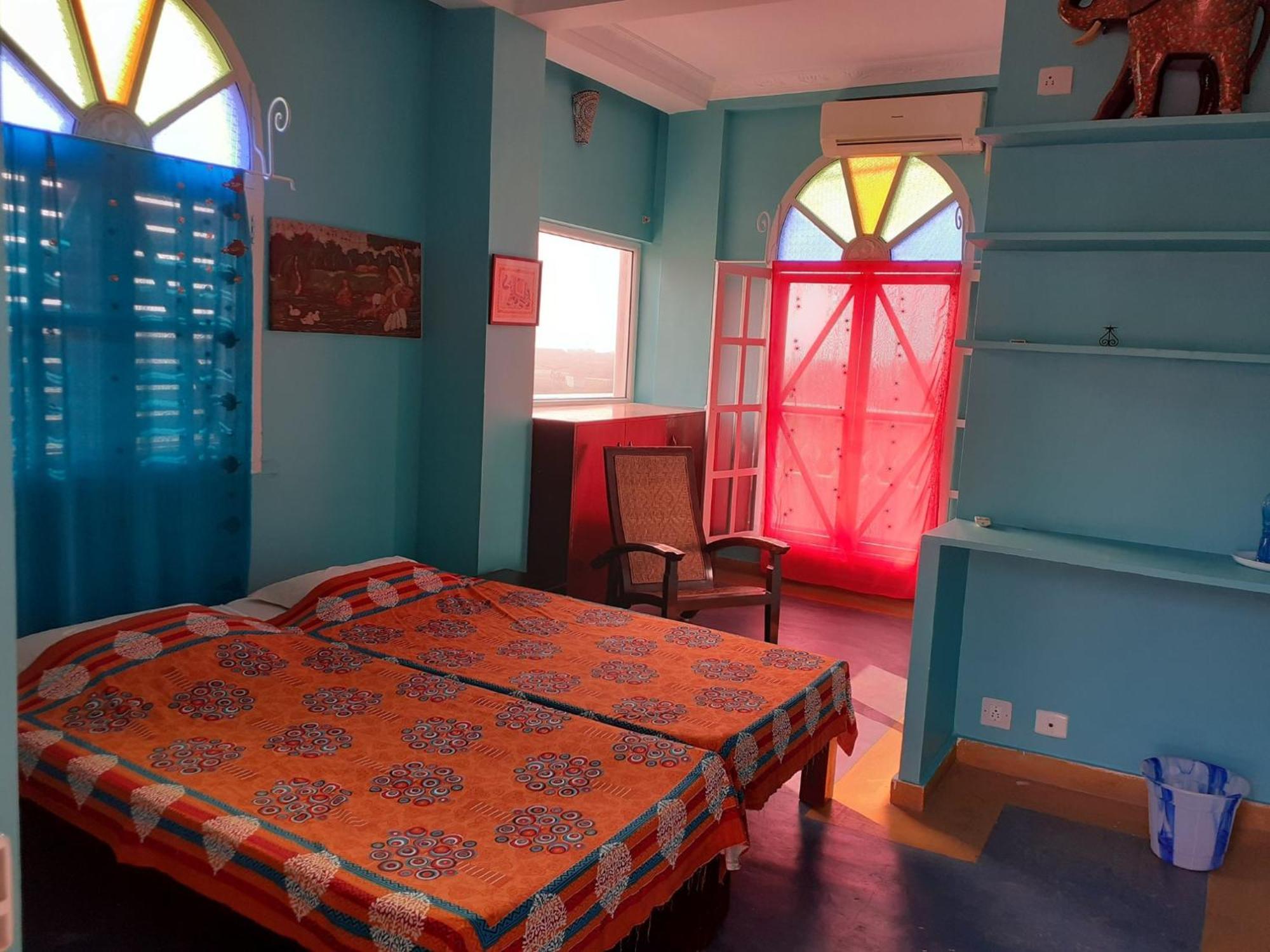 Holi-Wood Guesthouse Puducherry Exterior foto